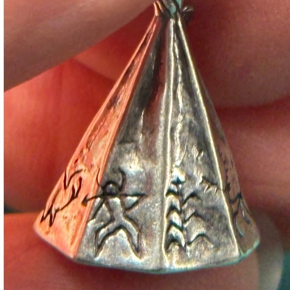 Sterling Silver 925 Teepee Storyteller Charm Pendant Buffalo Sun Hunter Signed - Picture 3 of 9